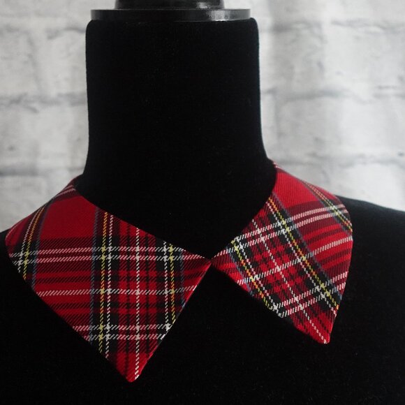 Detachable Red Tartan collar necklace with ribbon closure - Picture 1 of 7